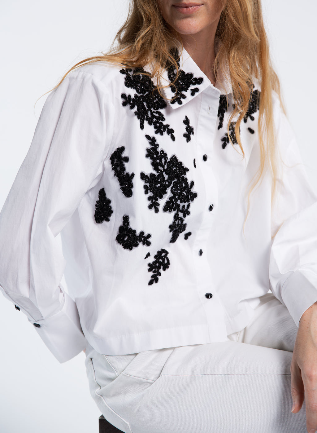 Poplin blouse with lace appliqués