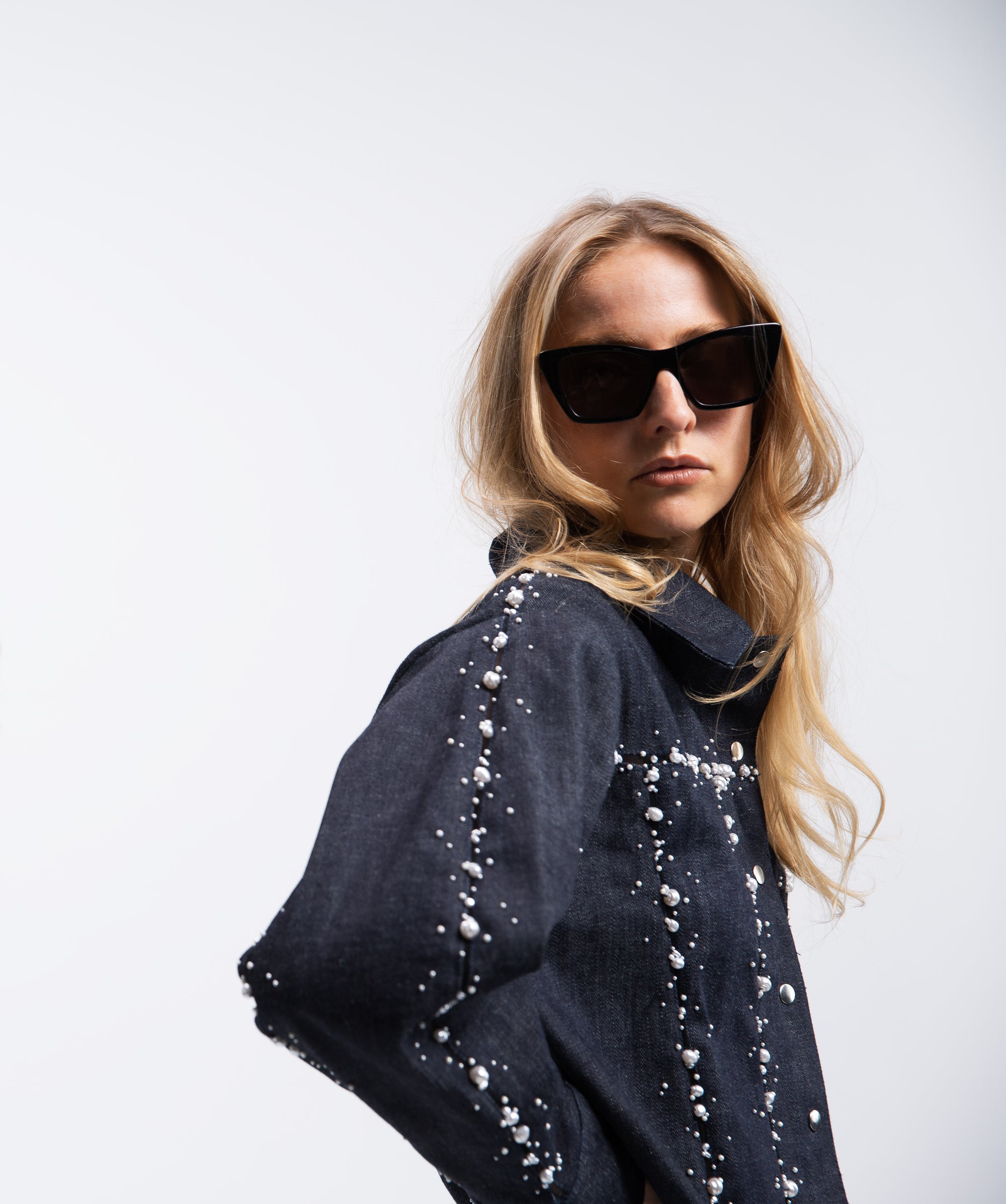 Cropped denim jacket with pearls